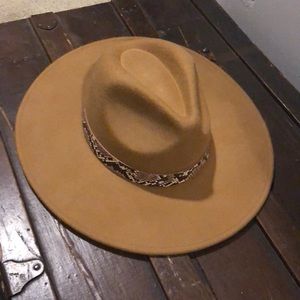 Women’s Tomahawk Hat